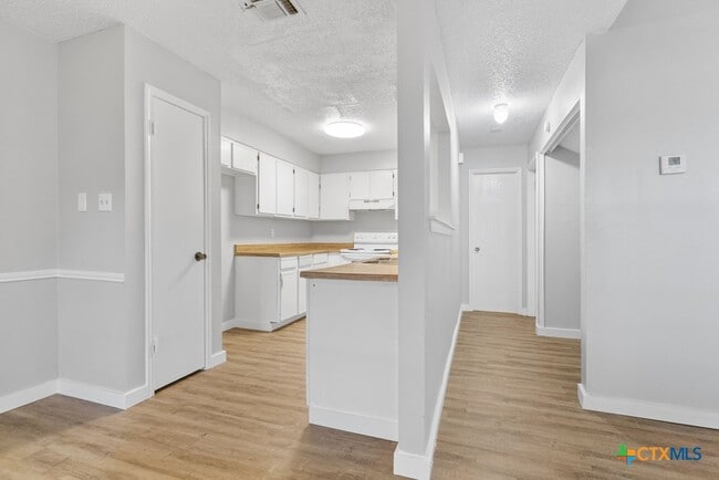 Photo - 6714 Windsor Hollow Dr