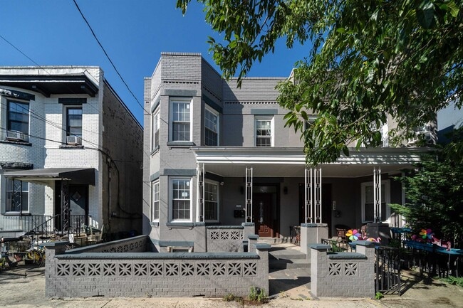 Photo - 1306 27th St Apartment Unit 1