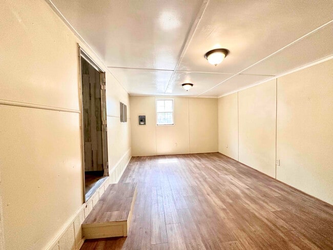 Photo - 1135 Austin St