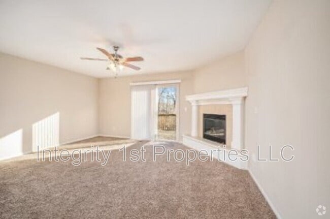 Building Photo - 8887 N Helena Dr Unit 8893 Rental