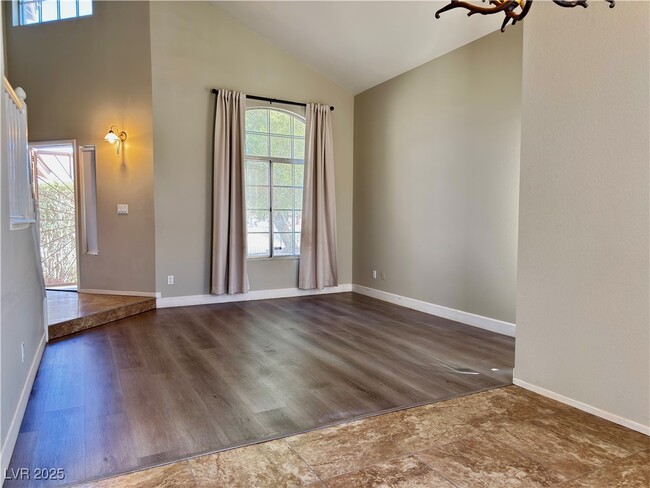 Building Photo - 1635 White Dr Rental