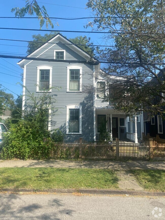 Building Photo - Renovated single family home for rent