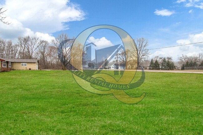 Photo - Available Now! - 3 Bedroom 1.5 Bath in Kearsley School District!