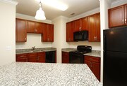 1BR, 1BA - 949sf Fairfield- Kitchen