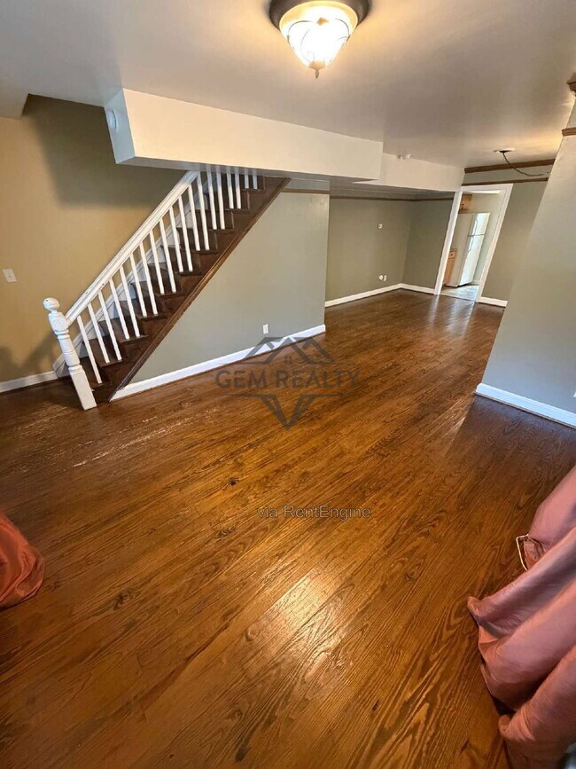 Photo - 228 Charles St