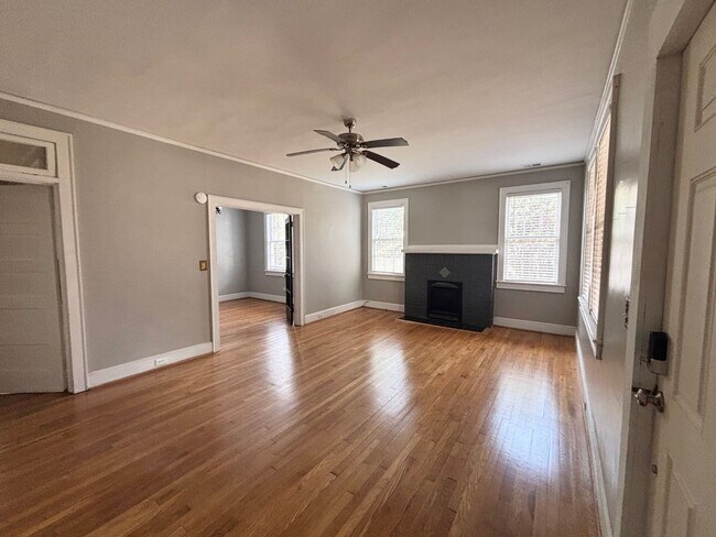 Photo - Bungalow in Rosewood