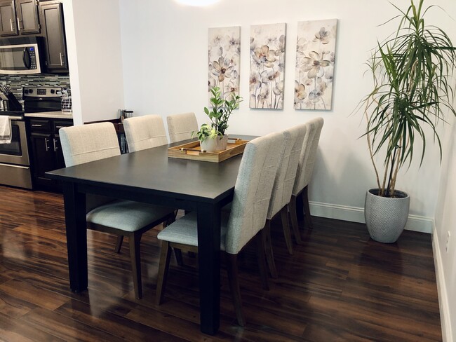 Photo - 8859 Eagleview Dr Unidad 10