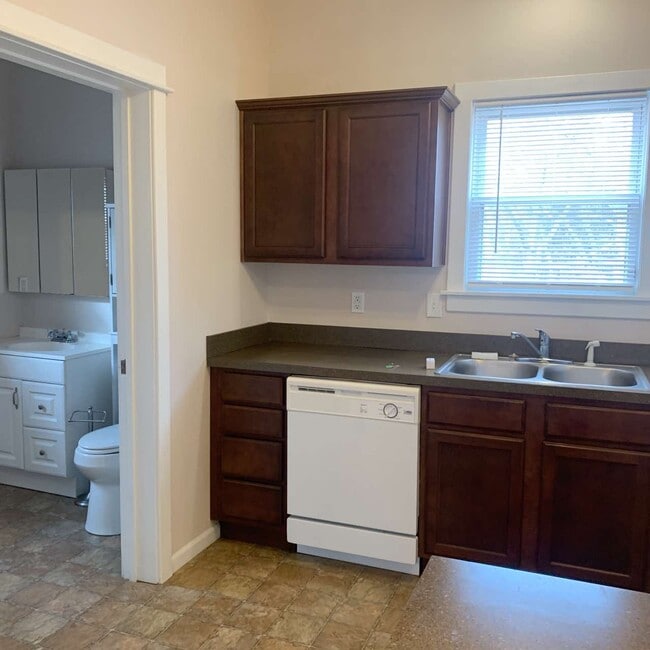 213 E Logan St Rental House Rental in Ottawa, KS