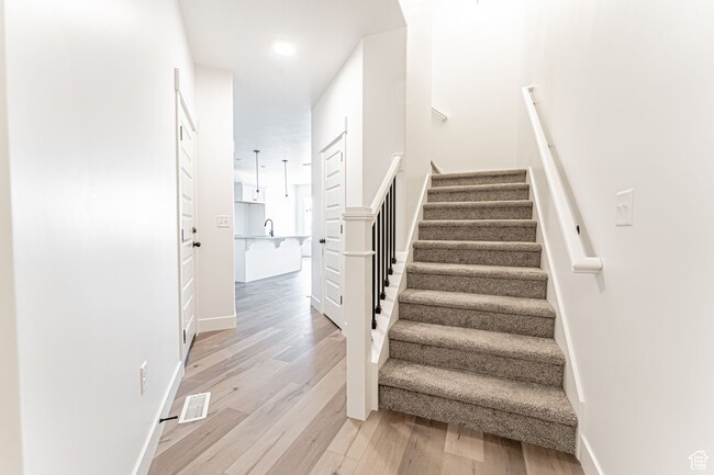 Photo - RES_VANDERBEEK_4702 Unidad RES_VANDERBEEK_4702_UPSTAIRS