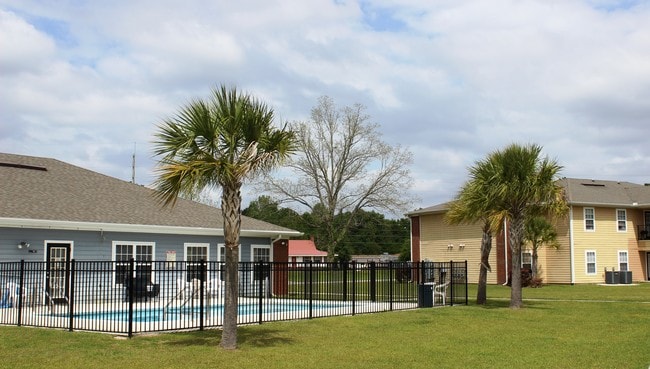 Ochlockonee Pointe Apartments