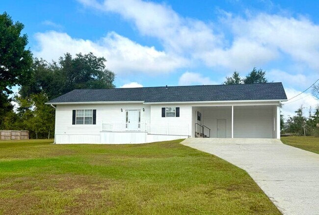 Photo - Executive 3 Bedroom / 2 Bath Home in Marianna, Florida