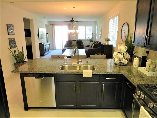 Photo - BRIGHT AND CLEAN 3 BED, 2 BATH, 1 STORY HOME IN ELK GROVE