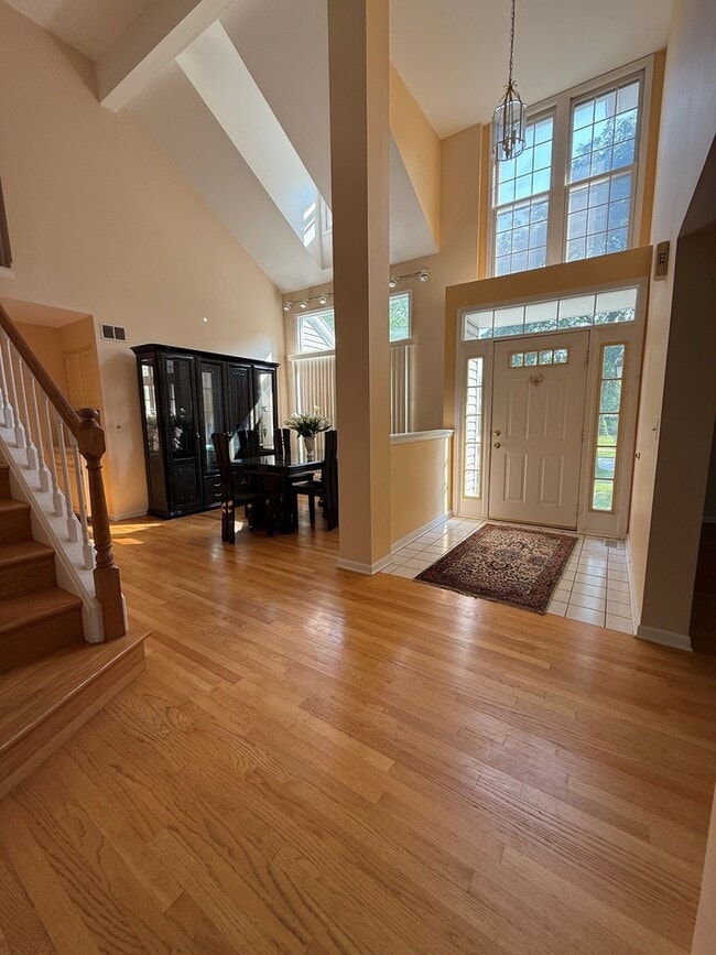 Photo - 1062 Dearborn Ln