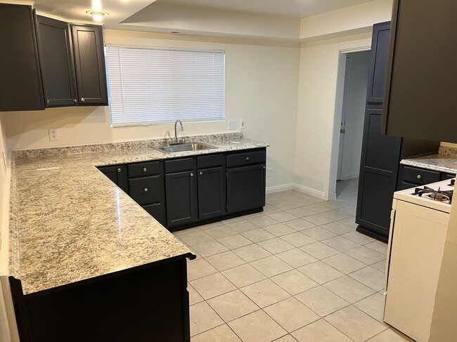 Photo - 14208 Neargrove Rd