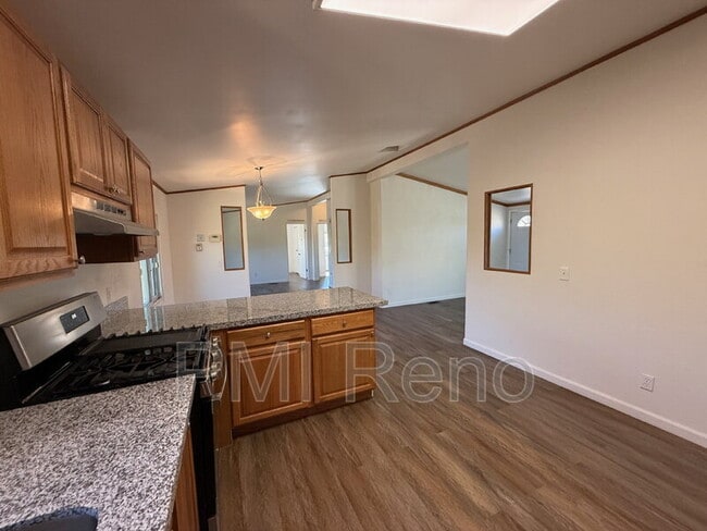 Photo - 135 Jim Denning Way