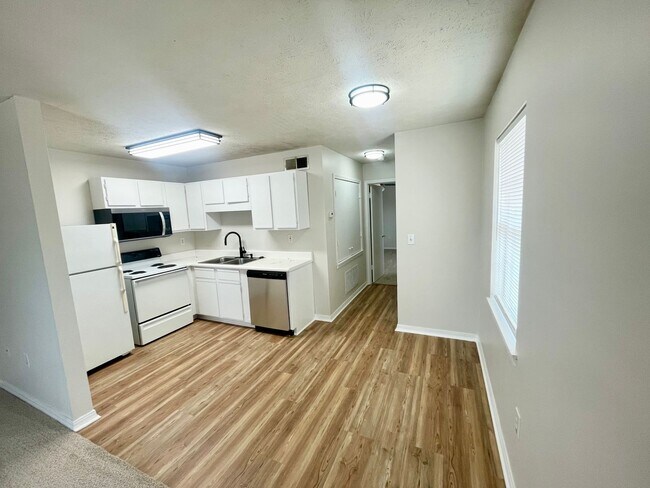 Photo - 585 Dexter Dr Unit D