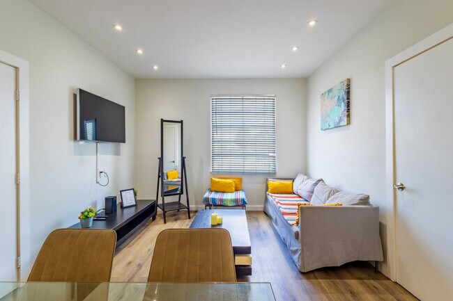 Photo - 750 Collins Ave Unit ID1239373P