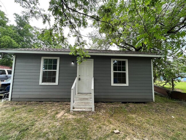 Photo - 6908 Larkstone St