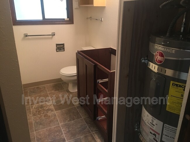 Photo - 14306 NE 14th Cir