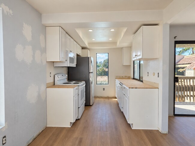 13787 Mango Dr