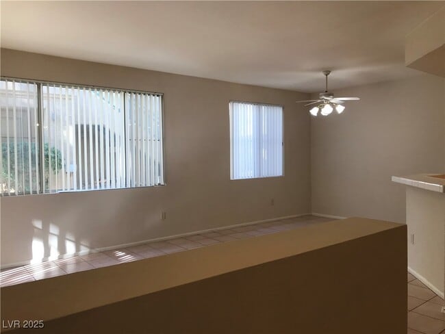 Building Photo - 5155 W Tropicana Ave Unit 1155