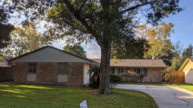 Building Photo - 1934 Huntress Ln Rental