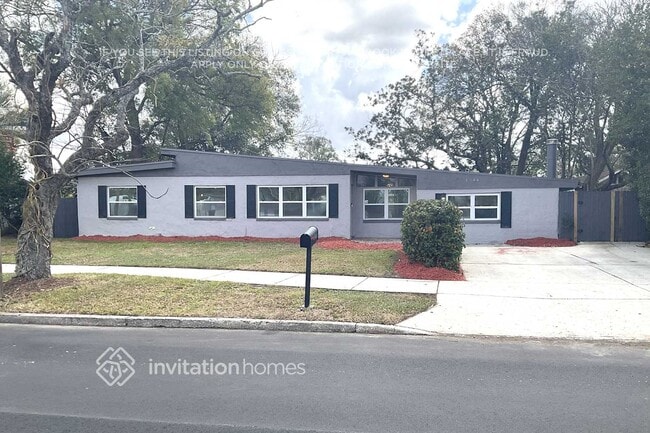 Building Photo - 6044 Yucatan Dr