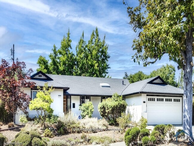 Photo - 1038 Enderby Way House
