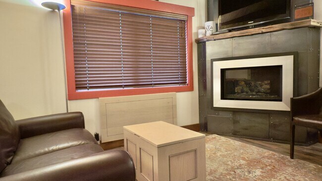 Photo - Furnished Ski Season Condo on Schweitzer Unidad #7