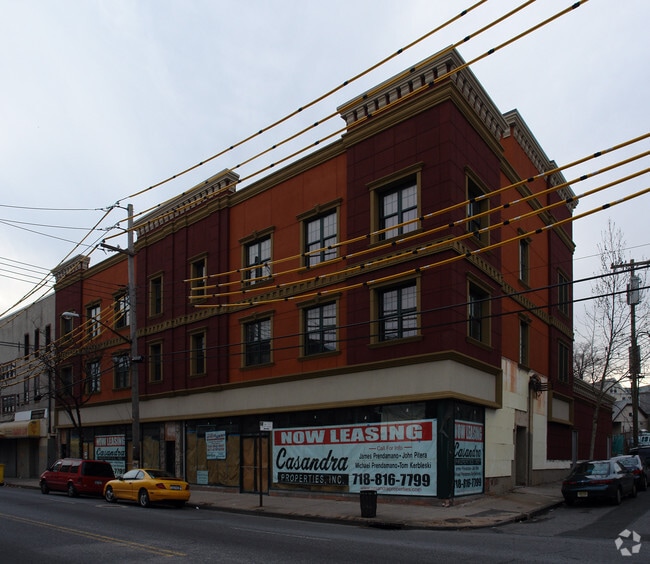 Photo - 520-528 Bay St