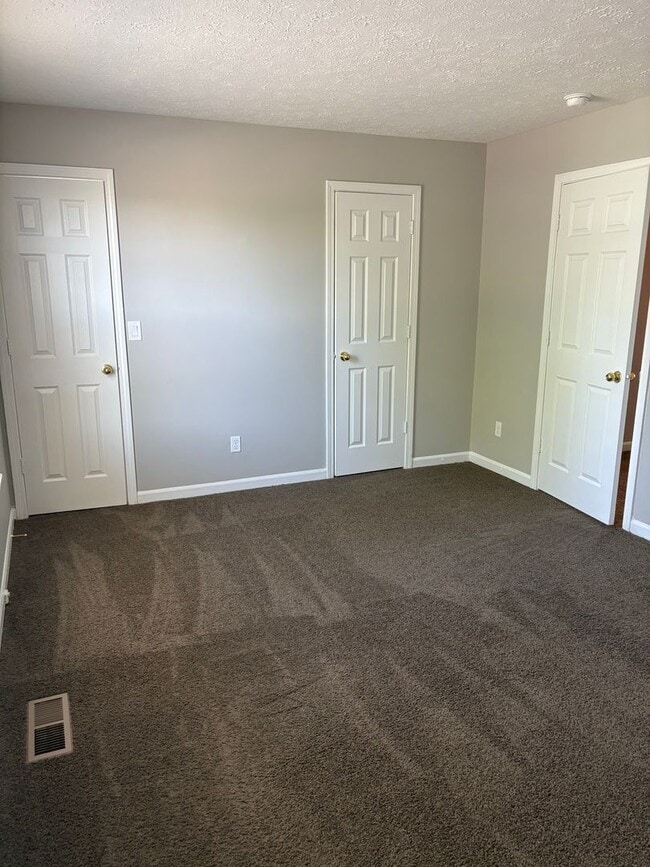 Photo - Charming 3-Bedroom Home in Fountain Square – Prime Location Near I-65! Unidad 907 Prospect NO AMI