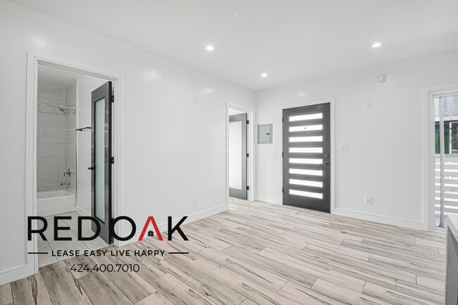 Photo - 836 Van Ness Ave Unit A