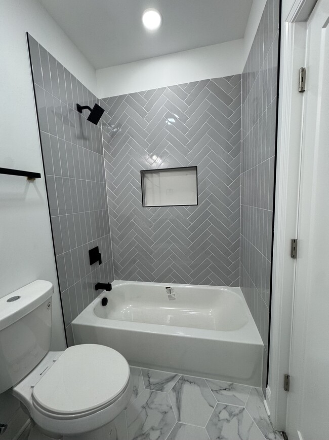 Photo - 961 Heyl Ave Unit 961