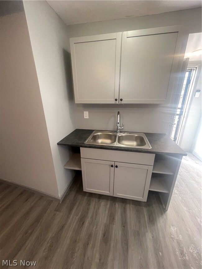 Building Photo - 12007 Beulah Ave Unit up