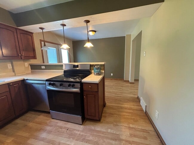 Photo - Awesome 3 BR/1 BA End-Unit Townhome in Minneapolis!