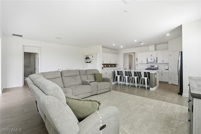 Photo - 19306 Hinkley Dr