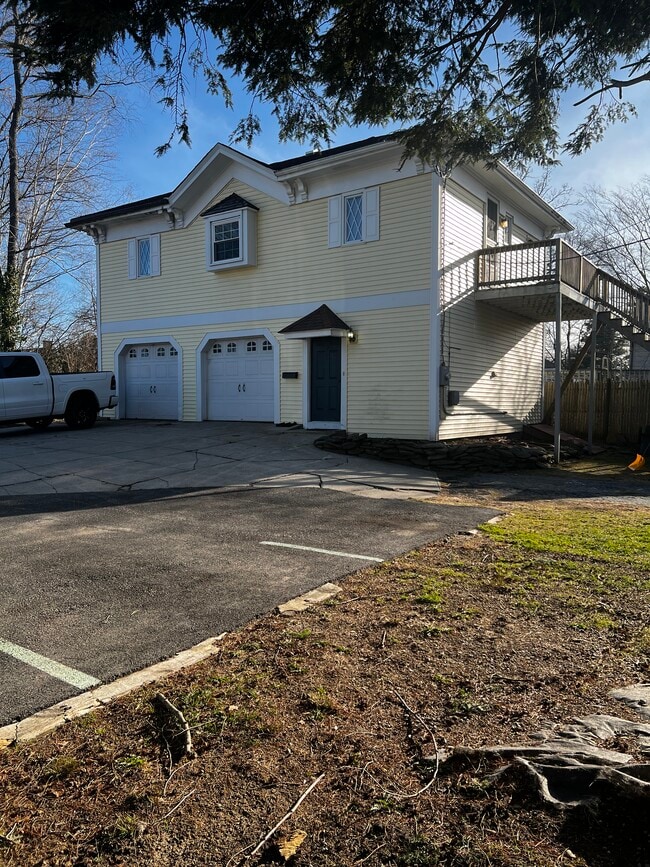 Photo - 268 Prospect St Unidad Carriage House