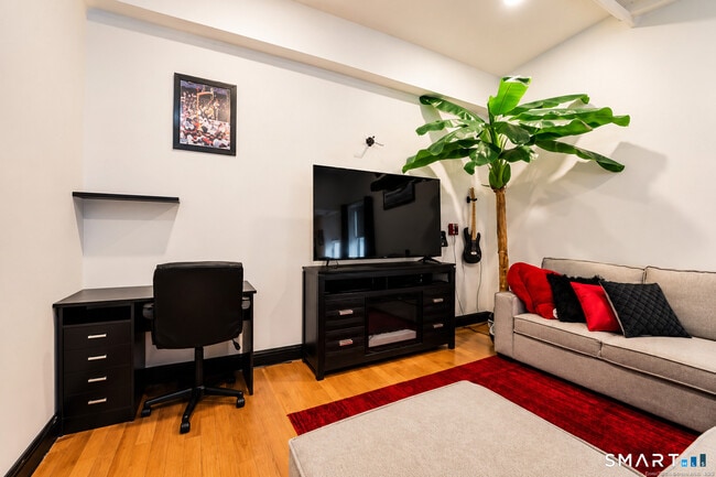 Photo - 196 Crown St Unidad 5F