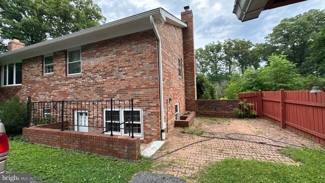 Building Photo - 5157 Bonnie Acres Dr