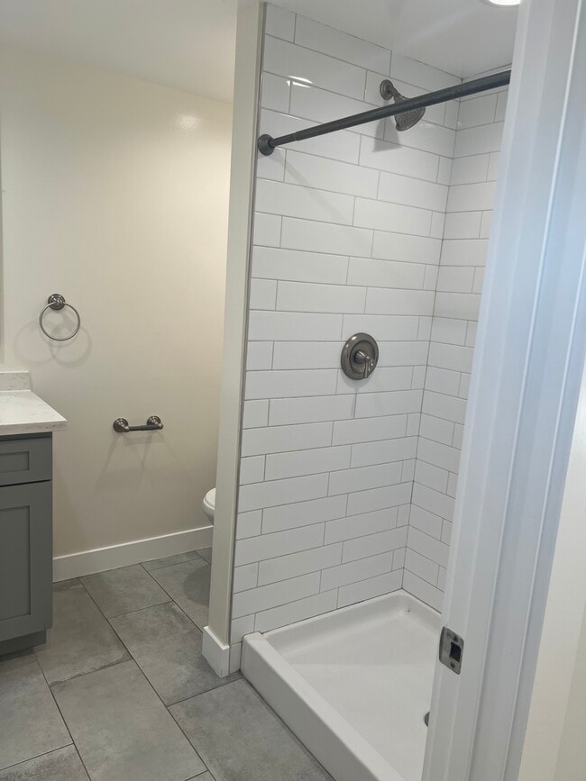 Bathroom - 17527 Tribune St