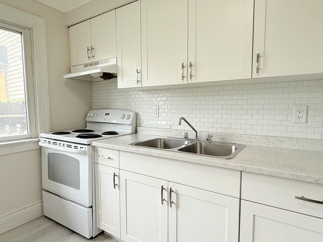 Photo - 1073 Albert Rd