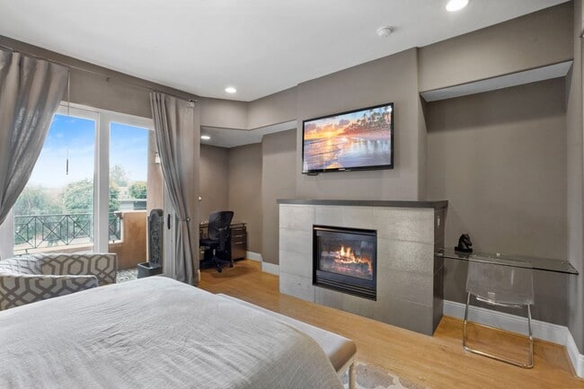 Photo - 16123 Sunset Blvd