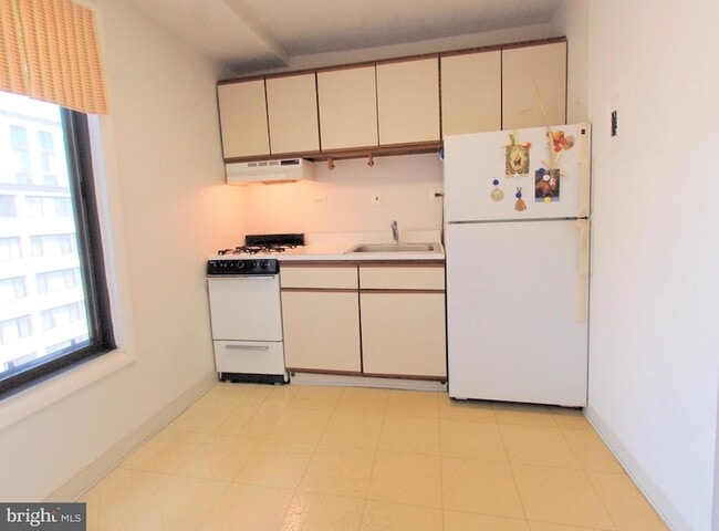 Photo - 1440 N Street NW Unit 1011 Unit 1011