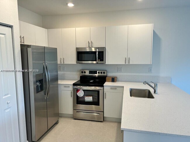 Photo - 2633 SE 10th St