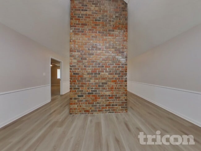 Photo - 2395 Wales Dr