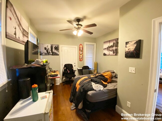 Photo - 178 Hillside St