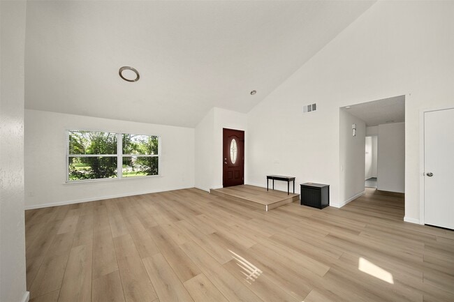 Photo - 3219 The Highlands Dr