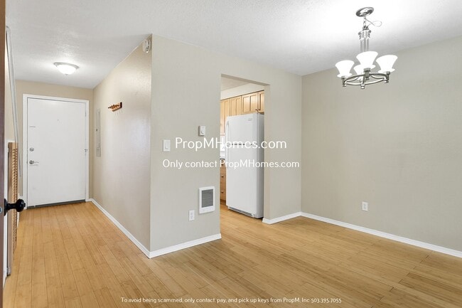 Photo - Charming 2-Bedroom Haven in the Heart of Sunset - A Blend of Serenity and Convenience!