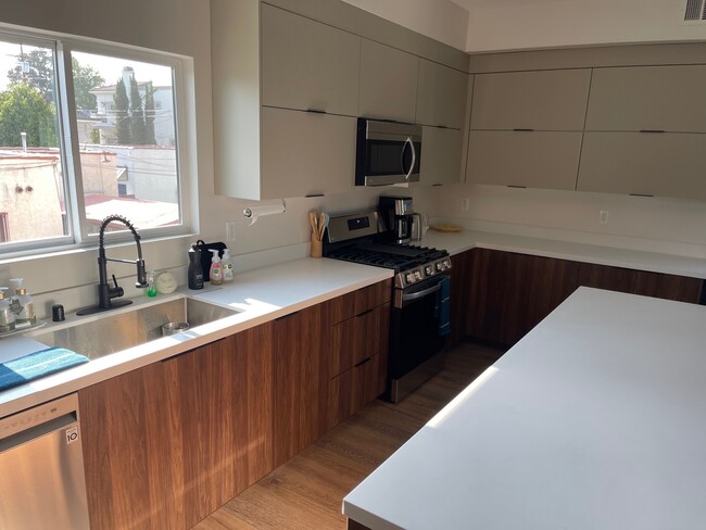 Photo - 14539 Weddington St