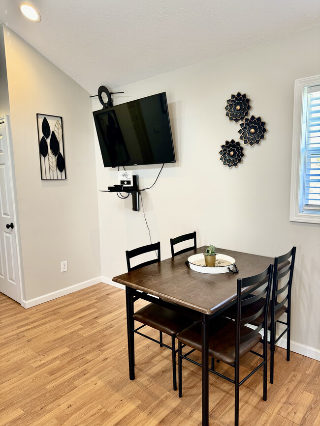 Photo - 37 Coyote Rd